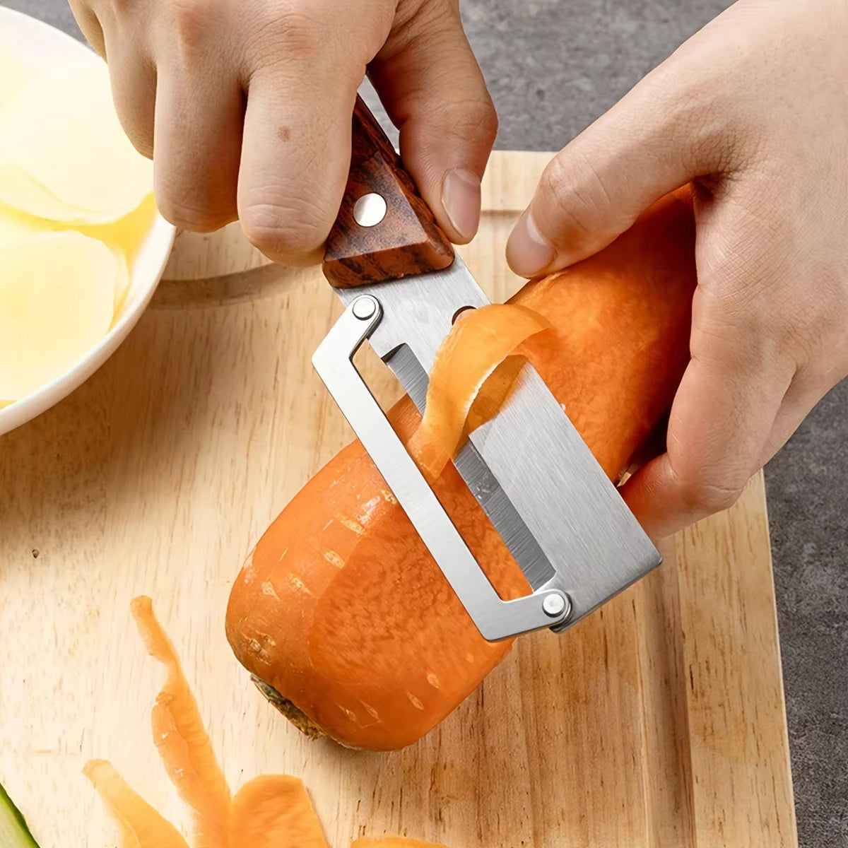 SmoothSlice Wooden Handle Peeler – Effortless Precision for Everyday Kitchen Perfection